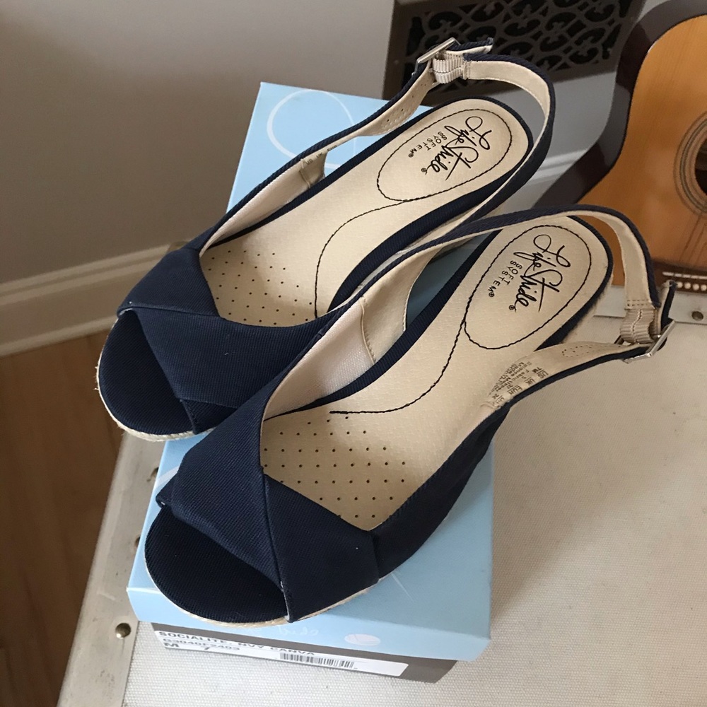 Life Stride Navy Canvas Wedge Sandal. Size 7. NIB